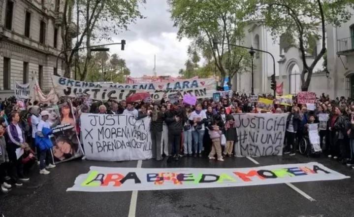 Triple femicidio en Florencio Varela: masiva marcha en Plaza de Mayo para exigir justicia por Brenda, Lara y Morena