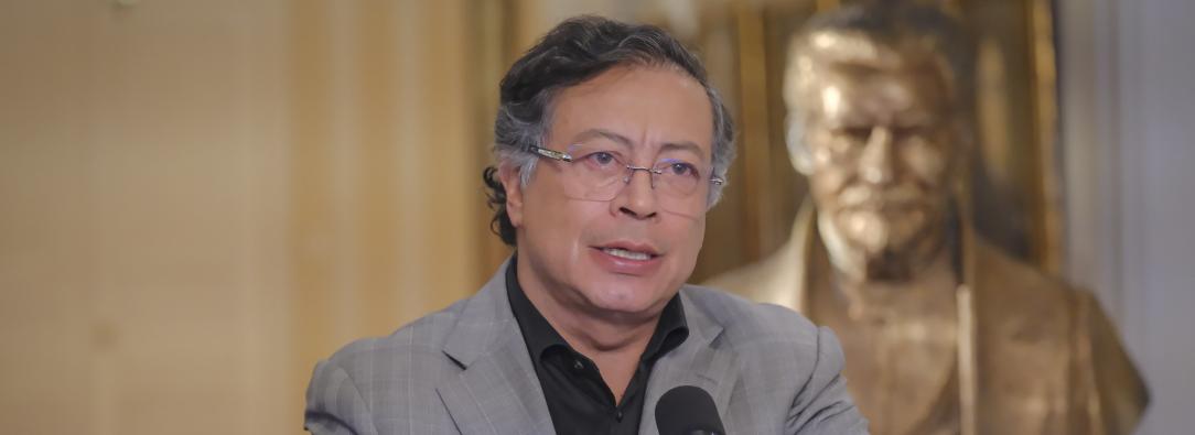 Presidente rechaza que el Gobierno asuma la millonaria deuda de Nueva EPS: "esa es la responsabilidad de sus propietarios"