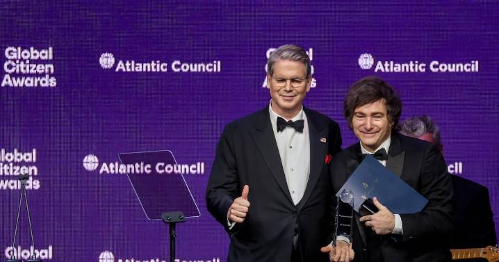 Del short libra inglesa al long peso argentino: el sorpresivo giro de Scott Bessent