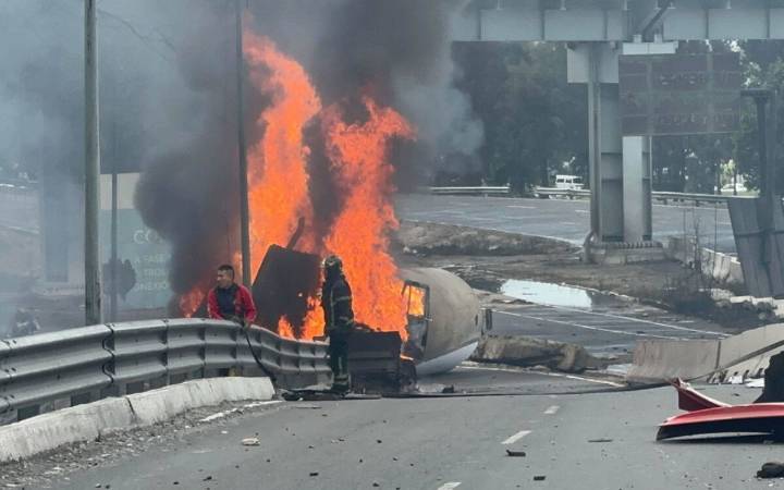 Solidaridad ciudadana tras explosión de pipa en Iztapalapa