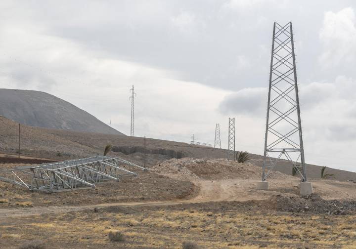 El soterramiento del cableado eléctrico sureño continúa esperando por el Cabildo