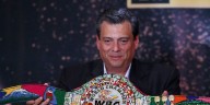 Mauricio Sulaimán denuncia que fue vetado de la pelea Canelo vs Crawford y no podrá entregar el cinturón del CMB