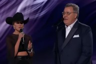 Lainey Wilson + Vince Gill's Emotional Duet at 2025 Emmys: WATCH