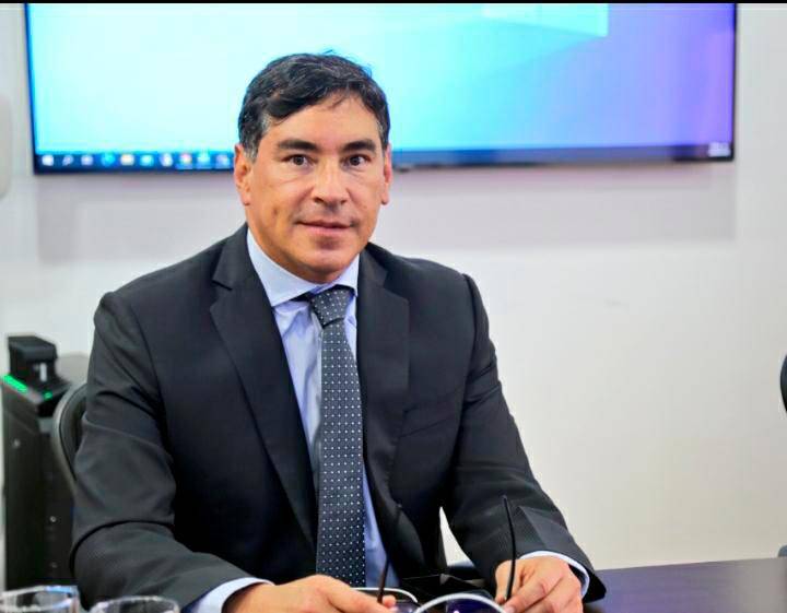 Recusación a Prada frena en el CNE debate sobre sanciones a la campaña de Petro en 2022