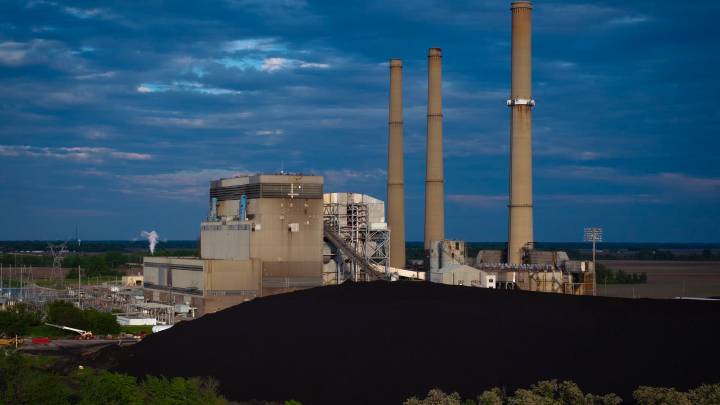 An asymmetrical 'risk reversal' options trade on this utility that's powering the AI trade