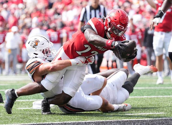 Deadspin | Louisville showcases depth in victory over Bowling Green