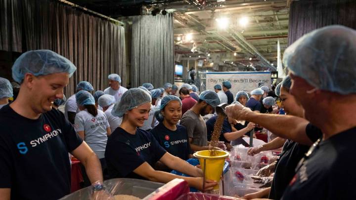Volunteers prep millions of meals for fellow New Yorkers on 24th anniversary of 9/11