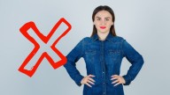 Adiós a la camisa de jean: la prenda que se impone con fuerza para esta primavera 2025