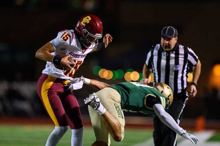 Robbie Long totals 5 touchdowns as Central Catholic routs archrival Jesuit