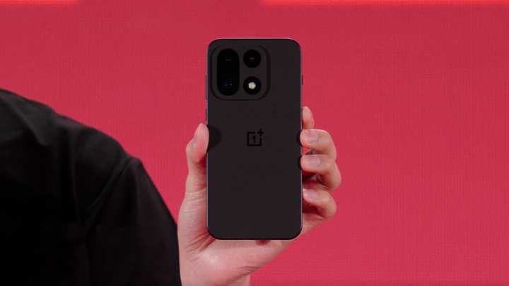 We just got our first official glimpse of the OnePlus 15