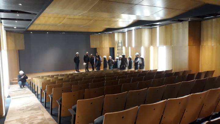 Video: el problema que sorprendió en el moderno edificio de la Legislatura