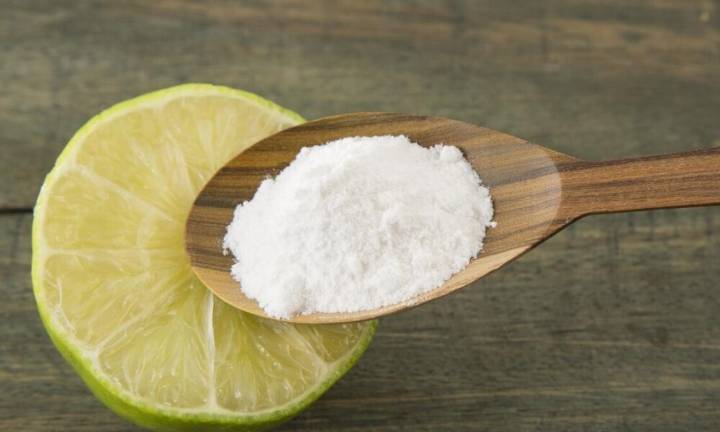 Cáscara de limón y bicarbonato de sodio: para qué sirve la mezcla y cómo prepararla