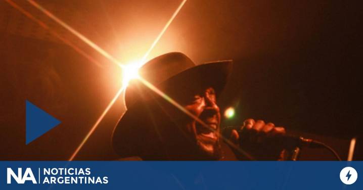 Bernard Fowler debutó en Argentina con un show íntimo y la presencia de Charly García