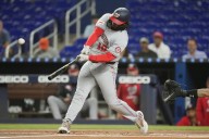 Deadspin | Josh Bell goes deep again as Nats edge Marlins