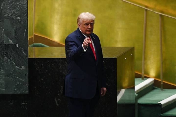 "El mundo se esta yendo al infierno y solo podrá salvarse trabajando con EU", advierte Trump en la ONU