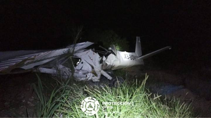 Caída de avioneta en parque industrial en García deja dos muertos
