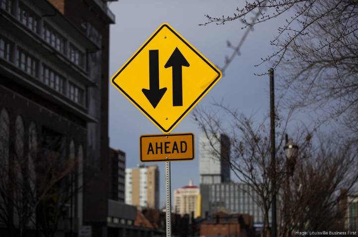 Conductores y empresas se adaptan a medida que avanza la conversión de Main Street en dos sentidos en Louisville