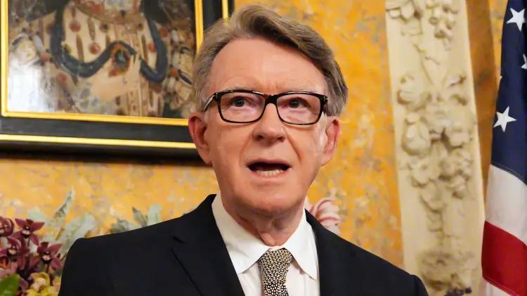 Destituyen a embajador británico en EU por vínculos con Epstein