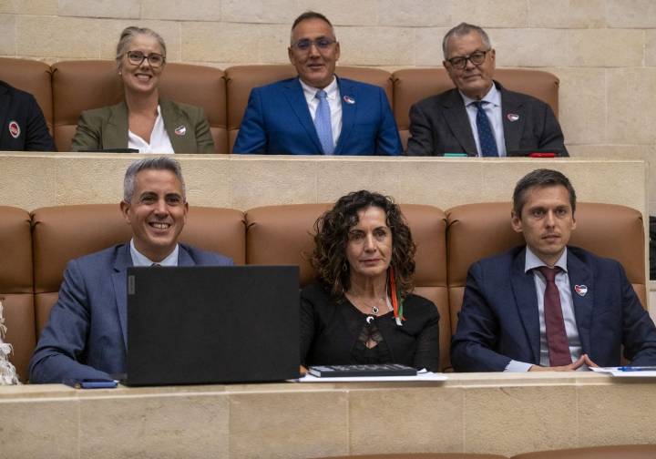 Buruaga insiste sobre la condonación de la deuda: «No es una quita, es un engaño colosal»