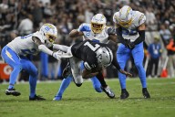 Not even Tom Brady in the booth can bolster Raiders’ offense in 20-9 loss to Chargers – Winnipeg Free Press
