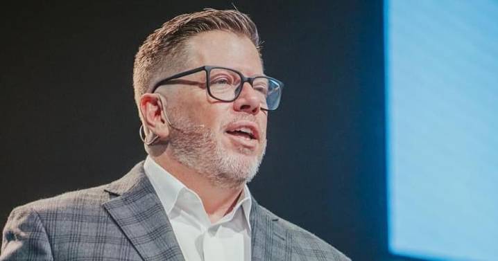 Mobile pastor Travis Johnson encourages citizens to vote in municipal mayoral runoff election, endorses Cheriogotis