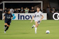 NWSL roundup: Stars christen new home with 5