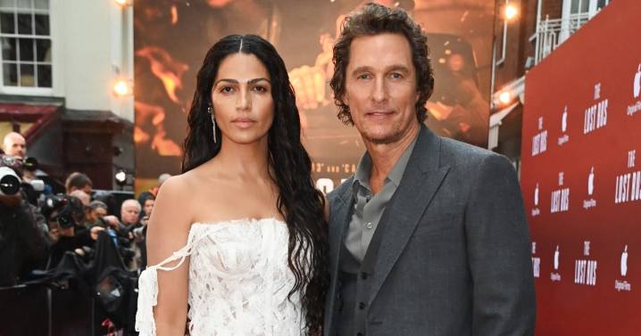 Matthew McConaughey & Wife Camila Share a Kiss in London