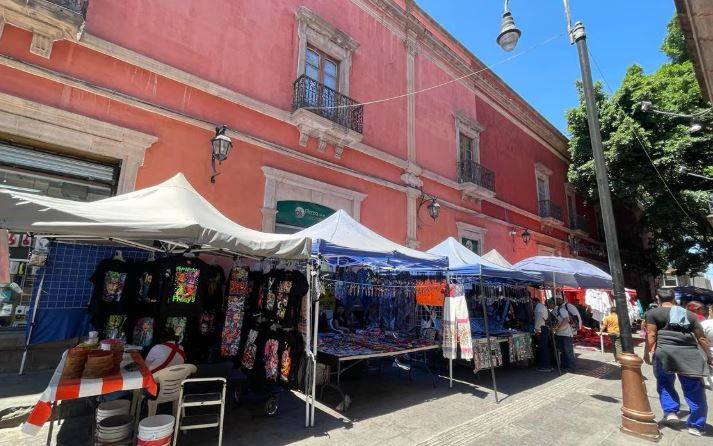 Acusan a regidores de PRI, PAN y MC de apoyar el comercio informal