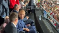 El presidente de los árbitros se fue de Vallecas por la puerta de atrás tras ser cazado por OKDIARIO