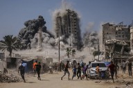 El Ejército de Israel designa una nueva "zona humanitaria" en el sur y avanza en el norte de Gaza