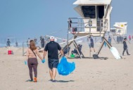 Thousands turn out for California Coastal Cleanup Day effort