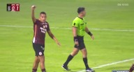 ¡Madrugó a la defensa! Gol de Alex Valera para el 1