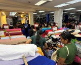 Devotos de Vallita continúan comprando telas para confeccionar sus vestidos