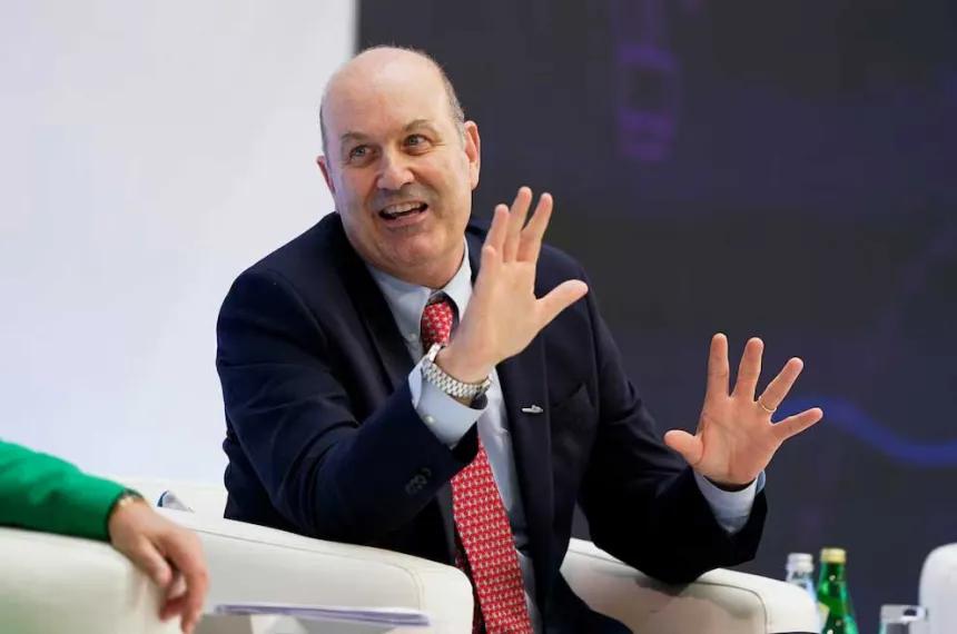 Sturzenegger volvió a cuestionar los aportes obligatorios a cámaras y gremios