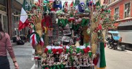 Bajo el asedio de lluvias y productos chinos, comienza venta de artículos patrios en el Centro Histórico