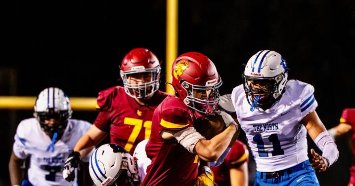 Prep talk: Unbeaten La Cañada turns to running back Dash Paper