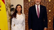 La Reina Letizia deslumbra en El Cairo: los responsables son este modisto aragonés y su socio