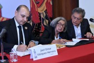 Donan acervo del arqueólogo Ruz L’huillier al Archivo Nacional del INAH