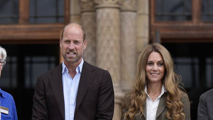 Kate Middleton is elegant in a smart blazer and shirt as she returns to royal duties after the summer break with a joint outing alongside Prince William to the Natural History Museum