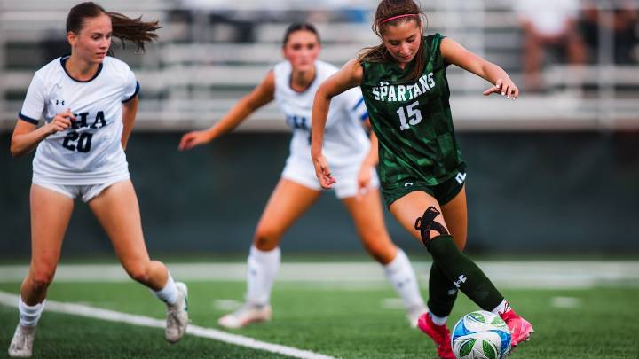No. 14 DePaul beats Passaic Tech for fourth straight win