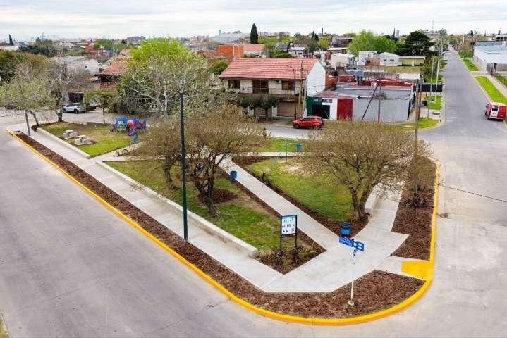 Lanús Gobierno inauguró una nueva plaza en Donato Álvarez y Pirovano, Monte Chingolo