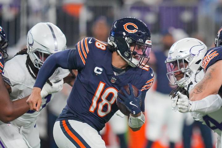Deadspin | Week 1 MNF: Vikings-Bears Preview, Props, Prediction