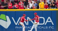 Marté robs Reynolds of tying homer in 9th, Reds beat Pirates 2-1 and close on Mets for wild card