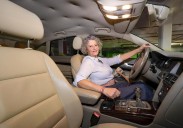Rosalina deja el volante: se jubila la primera chófer del Gobierno canario