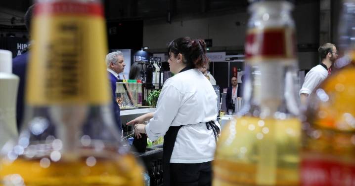 El coste laboral por hora sube un 5,4 % y encadena 16 trimestres de alzas