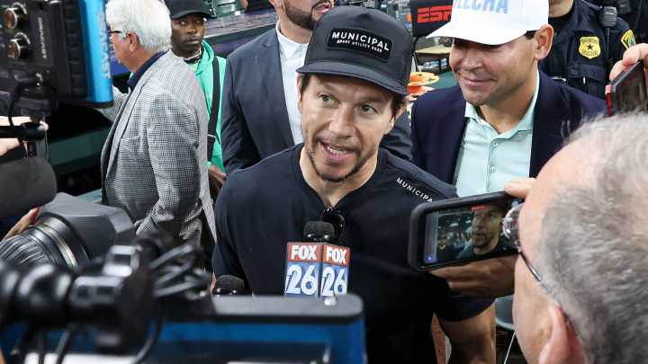 Mark Wahlberg Makes Bold Patriots Prediction: ‘We’re Going Back’