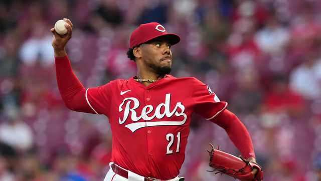 Greene throws 1-hitter as Reds keep pace in wild card chase with win over Cubs
