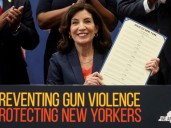 Nueva encuesta revela un dato clave sobre el nivel de aprobación de Kathy Hochul