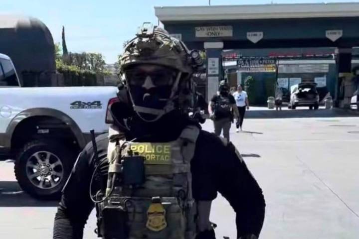 Es oficial, la migra no va a poder usar máscaras en las redadas con la ley SB 627