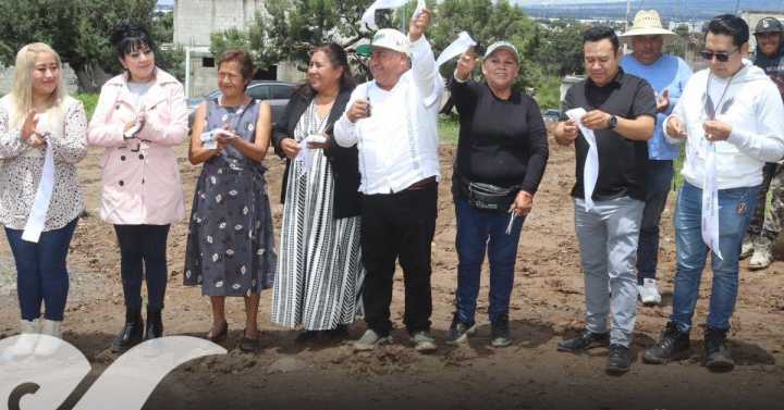Severiano de la Rosa entrega obra de drenaje sanitario en Amozoc